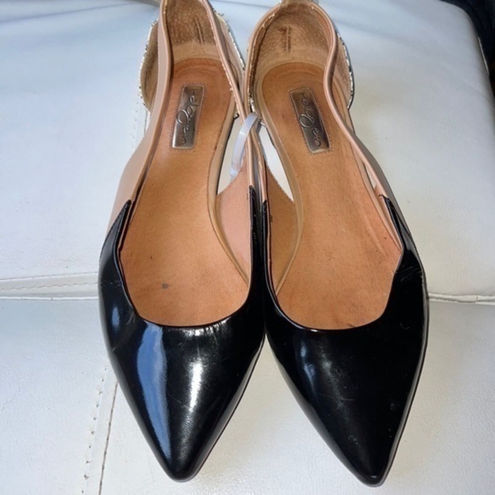 Halogen mixed print cut out flats size8 like new